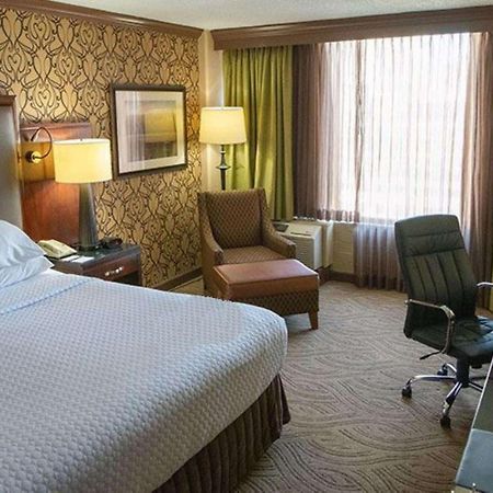 Отель Radisson Dayton Convention Center Экстерьер фото
