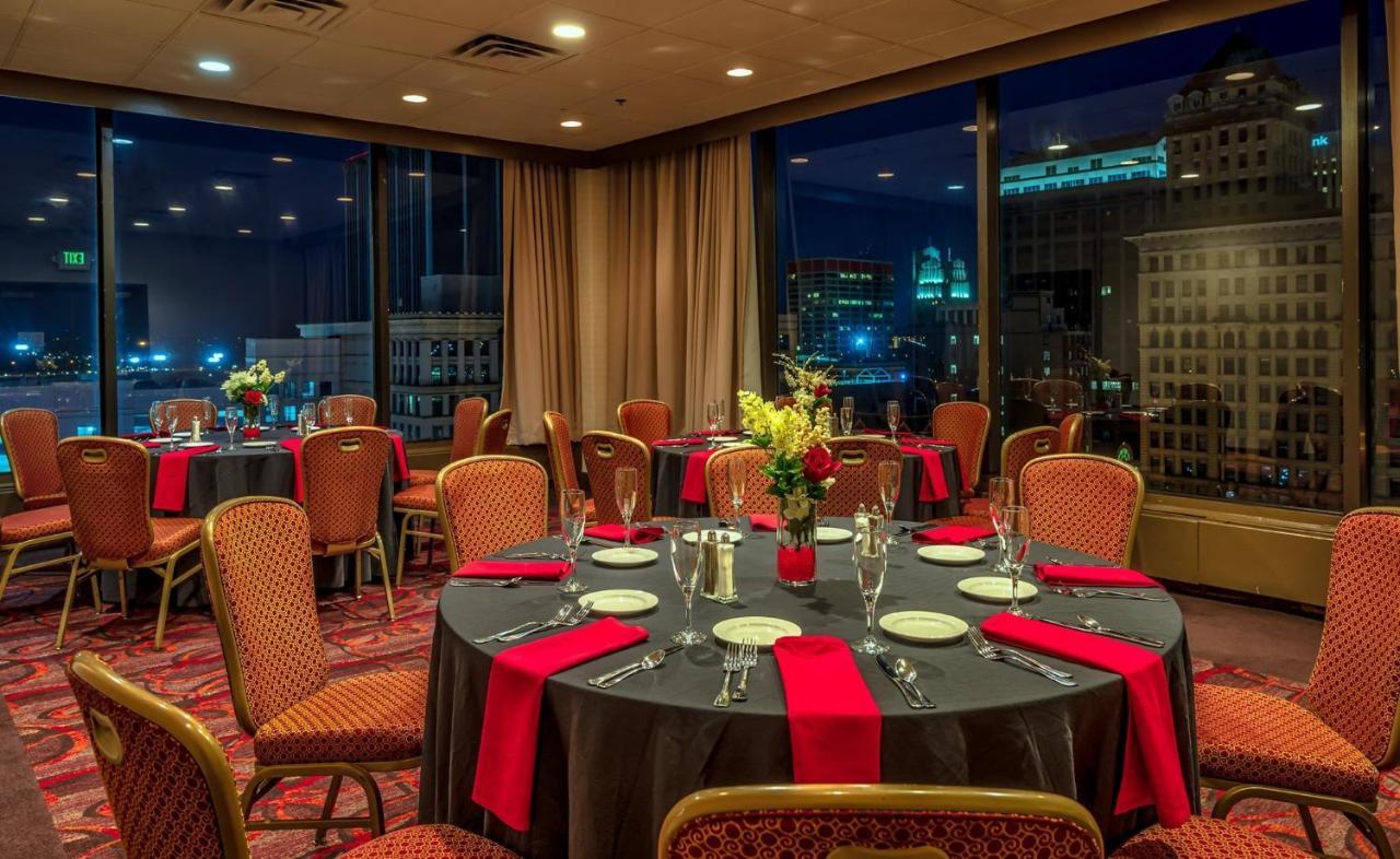 Отель Radisson Dayton Convention Center Экстерьер фото