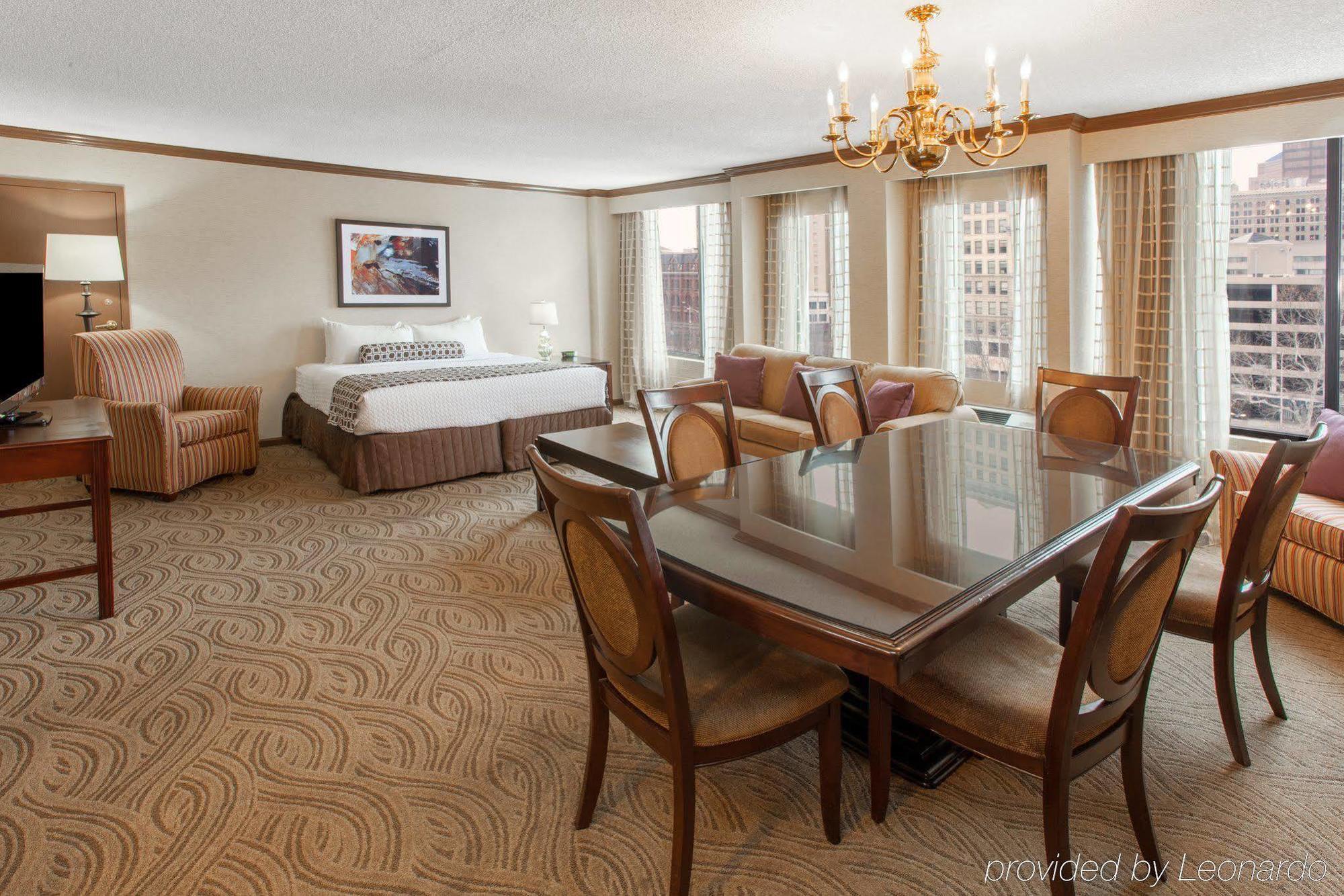 Отель Radisson Dayton Convention Center Экстерьер фото