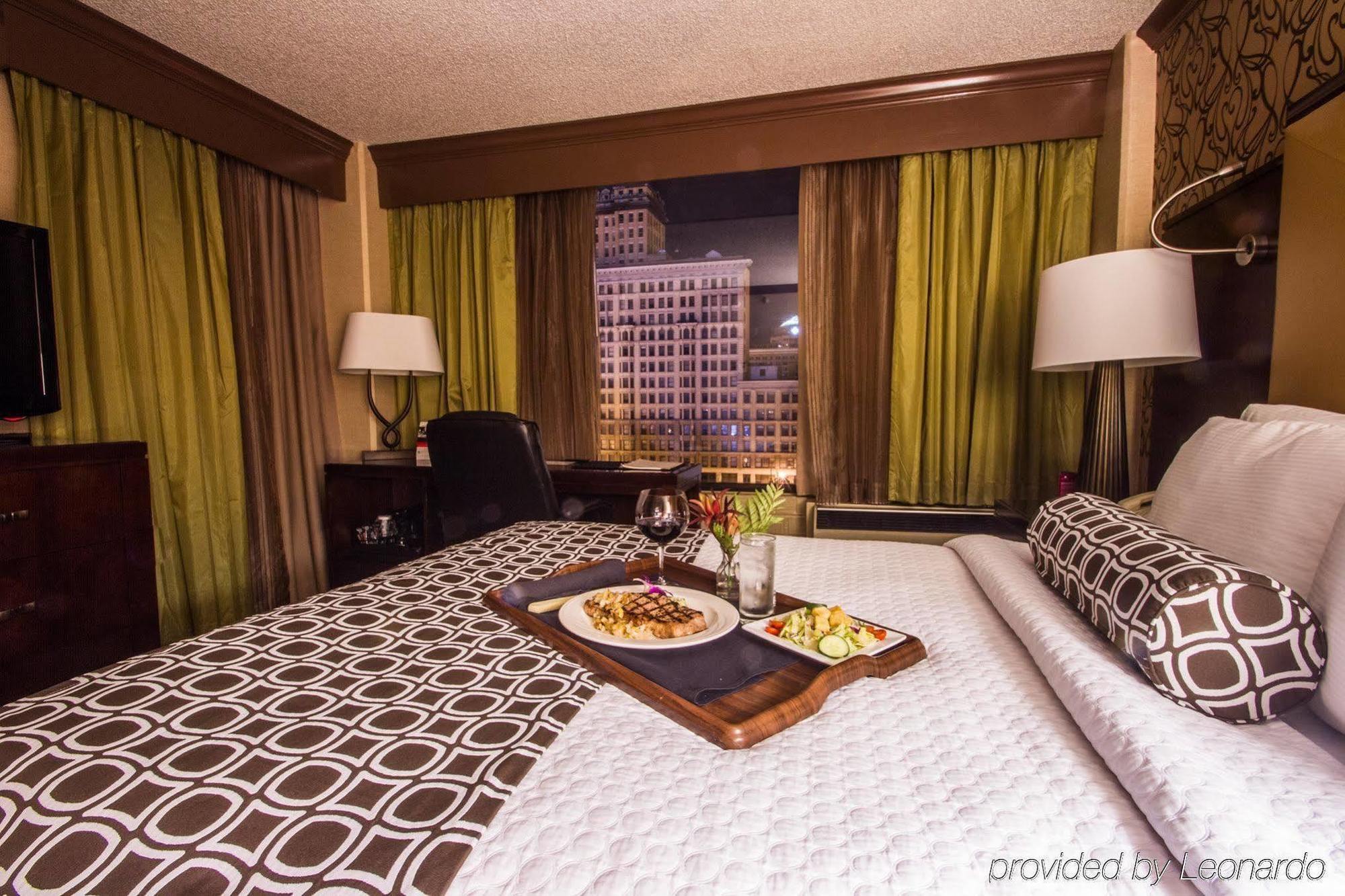Отель Radisson Dayton Convention Center Экстерьер фото