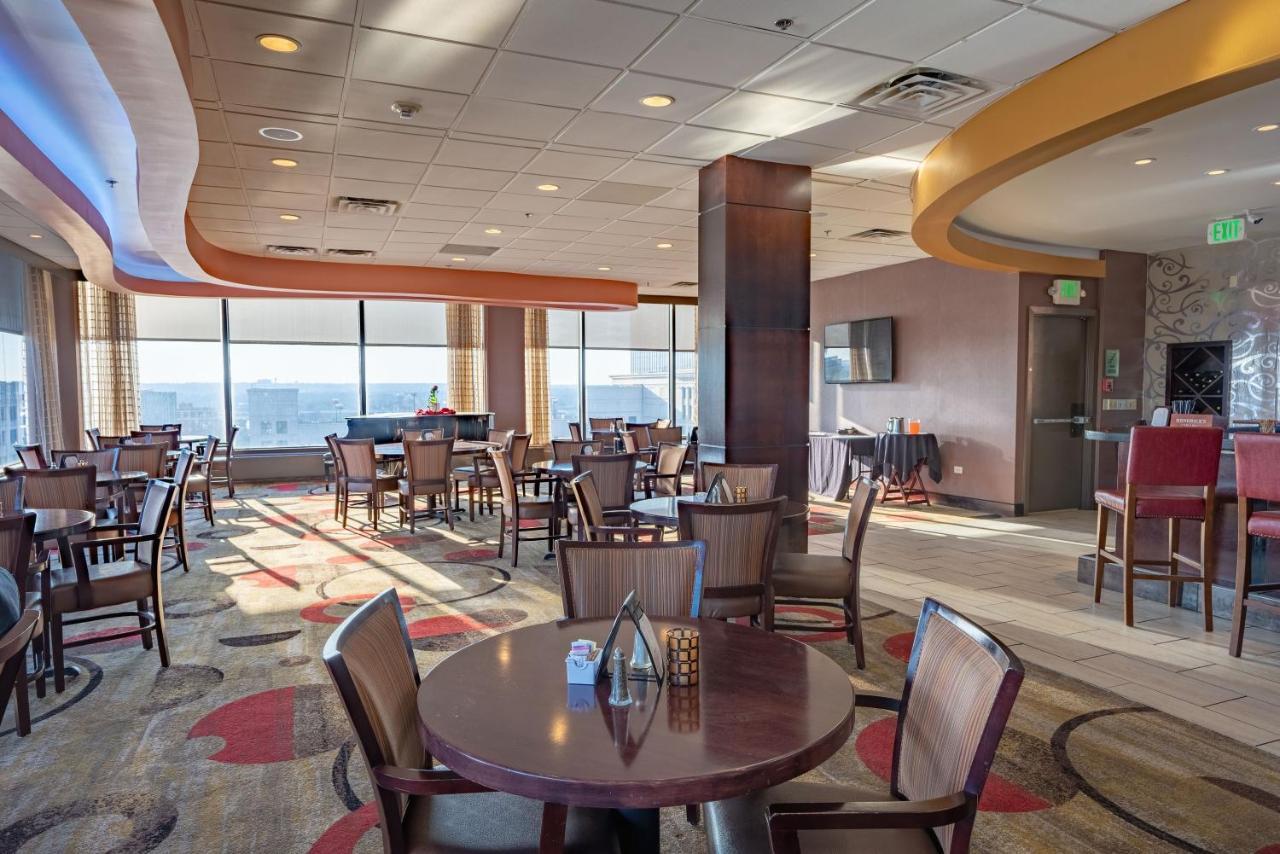 Отель Radisson Dayton Convention Center Экстерьер фото
