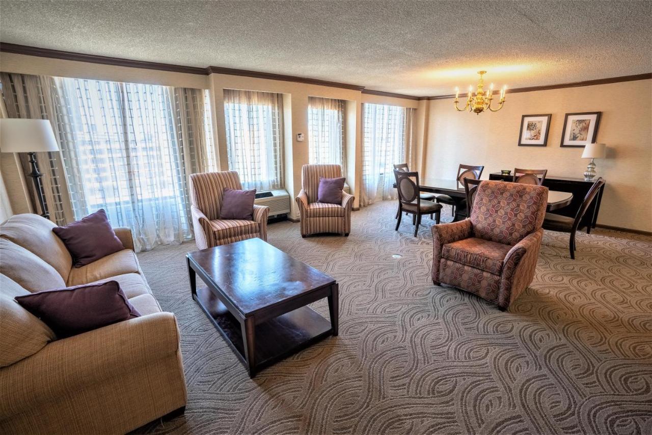 Отель Radisson Dayton Convention Center Экстерьер фото