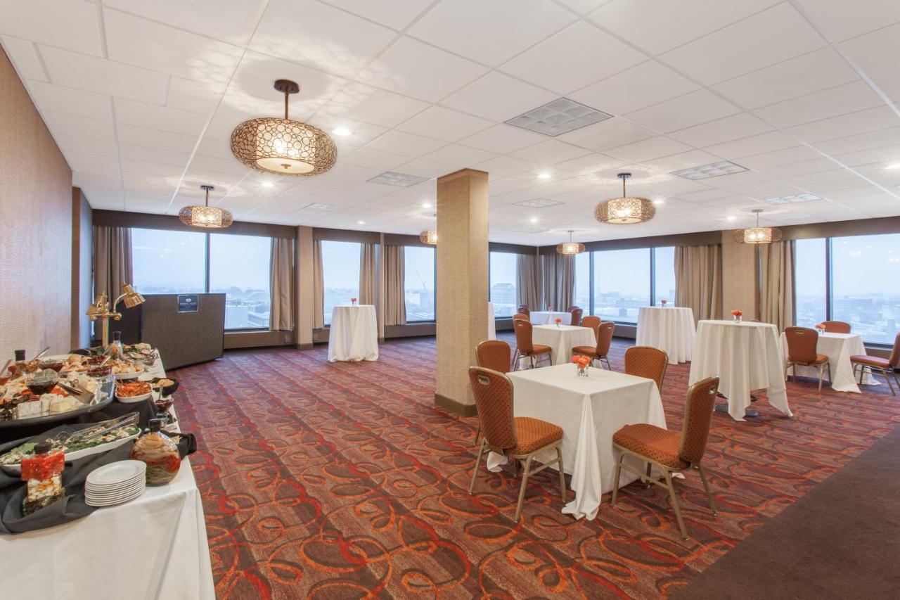 Отель Radisson Dayton Convention Center Экстерьер фото