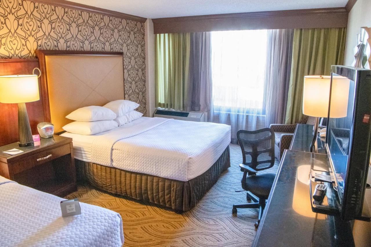 Отель Radisson Dayton Convention Center Экстерьер фото