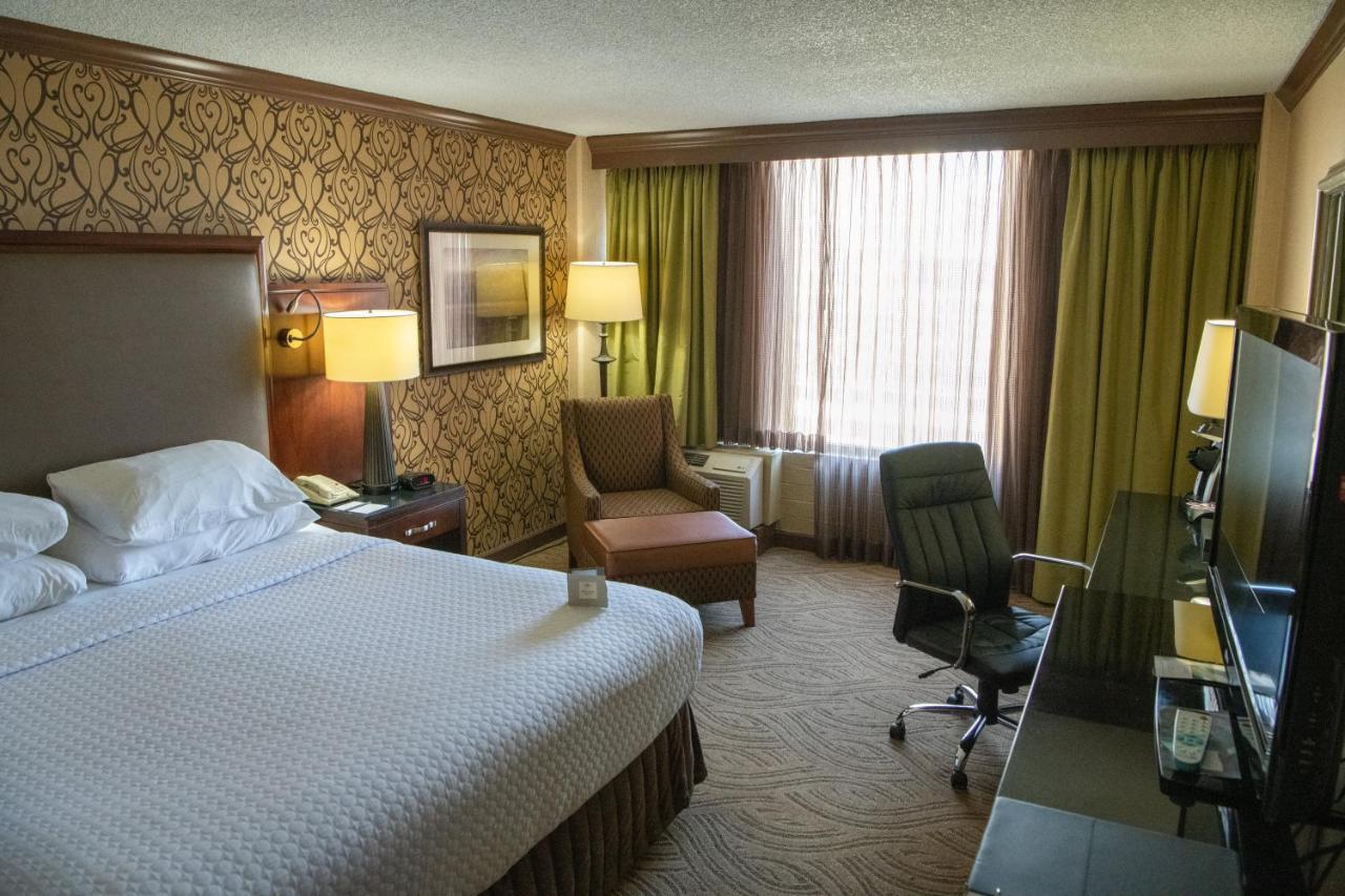 Отель Radisson Dayton Convention Center Экстерьер фото