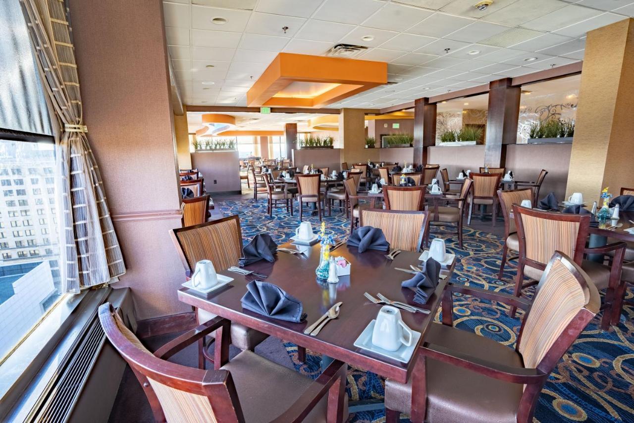 Отель Radisson Dayton Convention Center Экстерьер фото